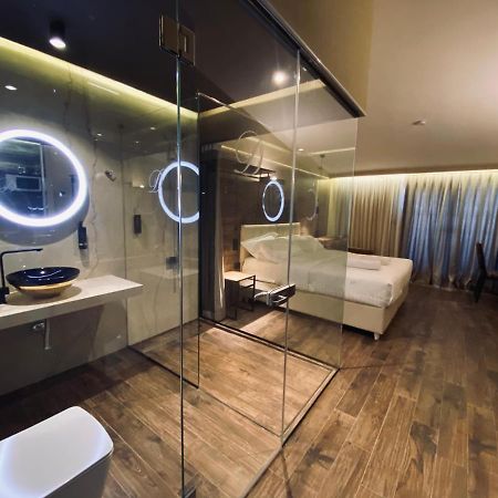Deluxe Rooms In Blloku Area Tiranë Ngoại thất bức ảnh