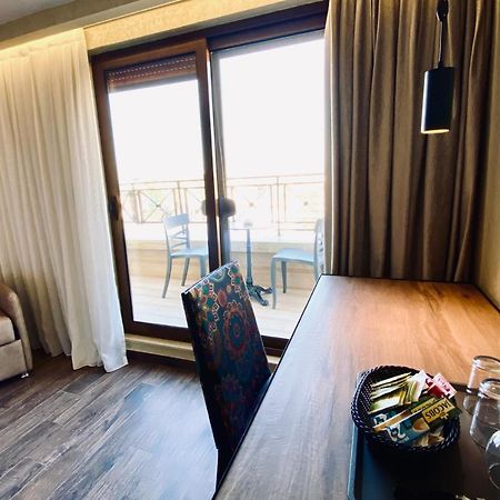 Deluxe Rooms In Blloku Area Tiranë Ngoại thất bức ảnh