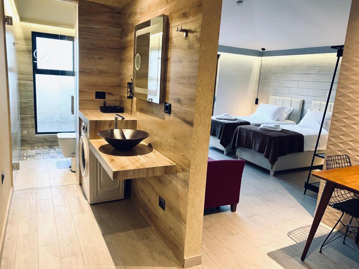 Deluxe Rooms In Blloku Area Tiranë Ngoại thất bức ảnh