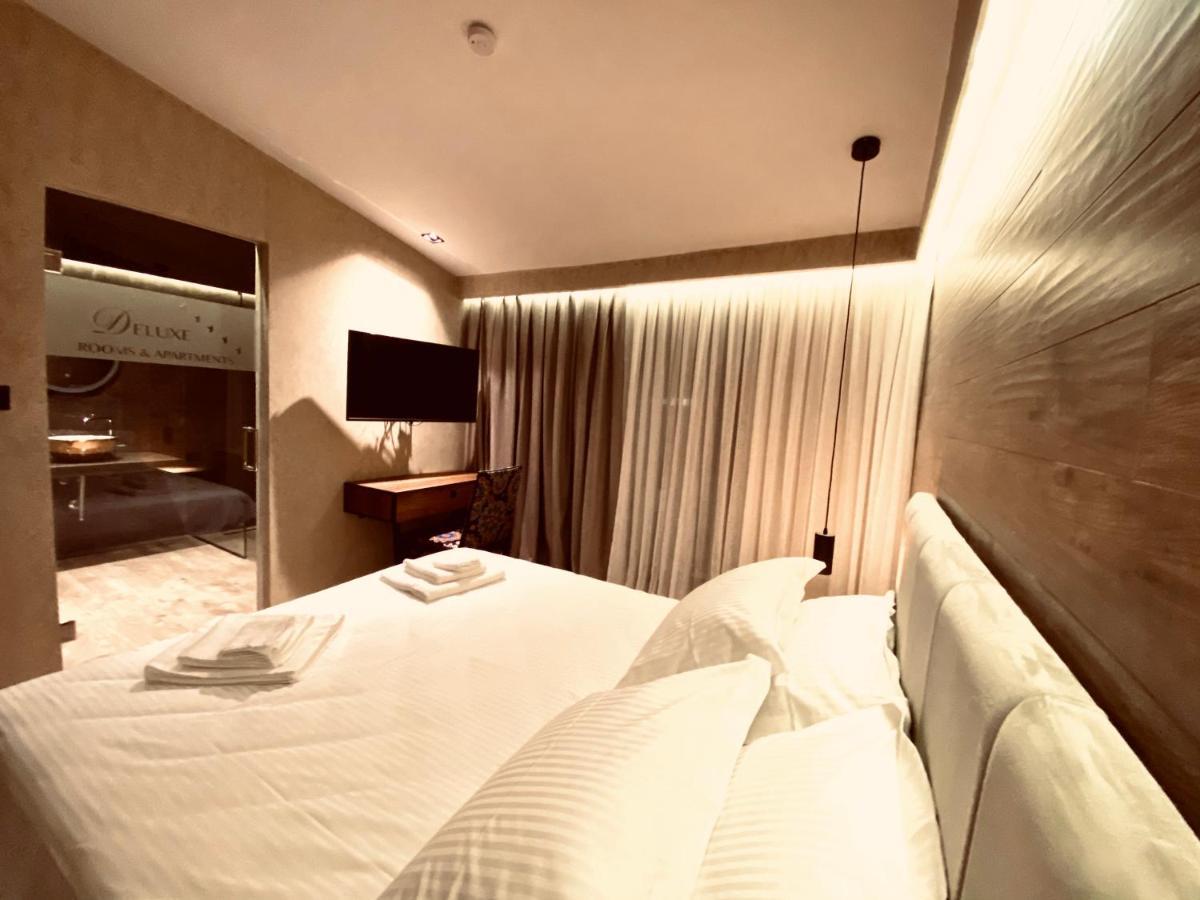 Deluxe Rooms In Blloku Area Tiranë Ngoại thất bức ảnh