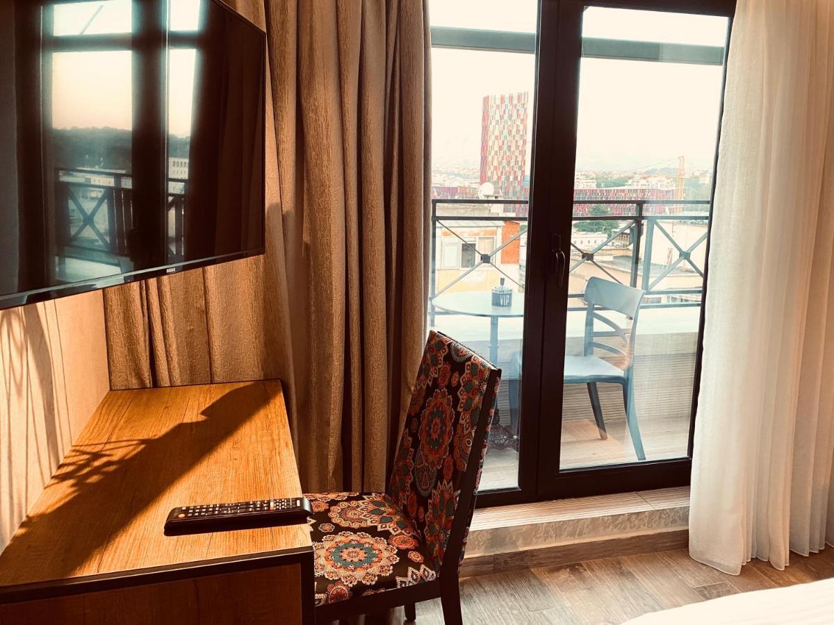 Deluxe Rooms In Blloku Area Tiranë Ngoại thất bức ảnh