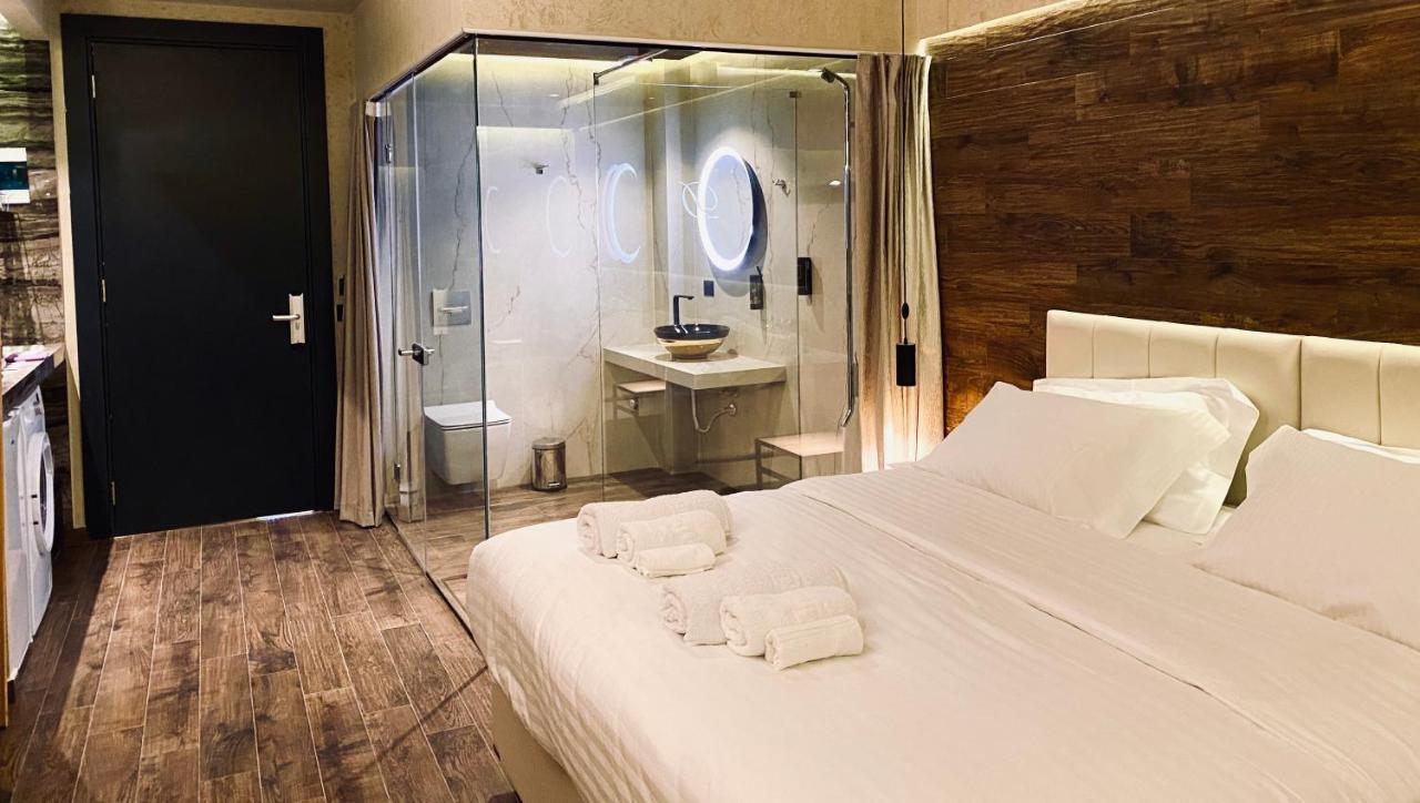Deluxe Rooms In Blloku Area Tiranë Ngoại thất bức ảnh