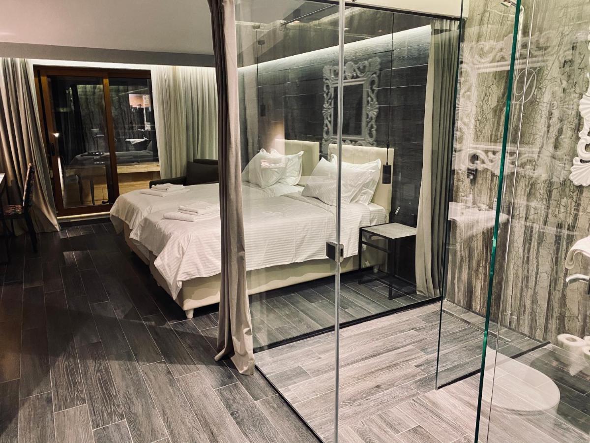 Deluxe Rooms In Blloku Area Tiranë Ngoại thất bức ảnh