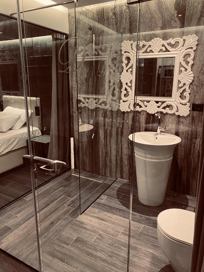 Deluxe Rooms In Blloku Area Tiranë Ngoại thất bức ảnh